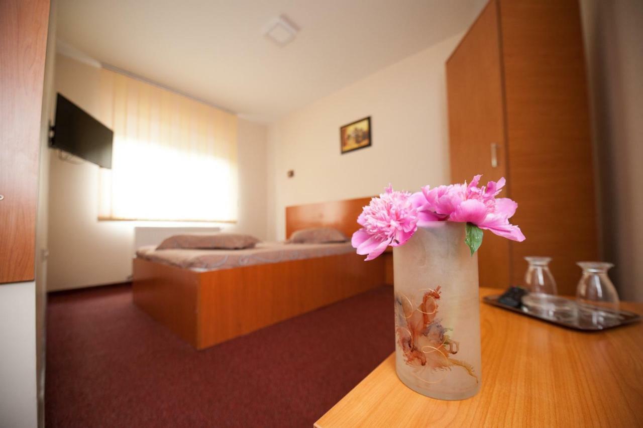Pension Florica Piteşti Exterior foto